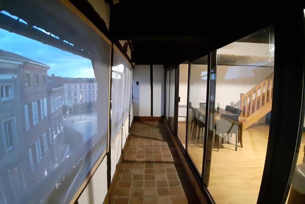 Appartement Exceptionnel 4 Etoiles Hyper Centre Albi 65 M2 Au 4Eme Etage Sans Ascenseur Avec Une Tour Du 12Eme Siecle エクステリア 写真